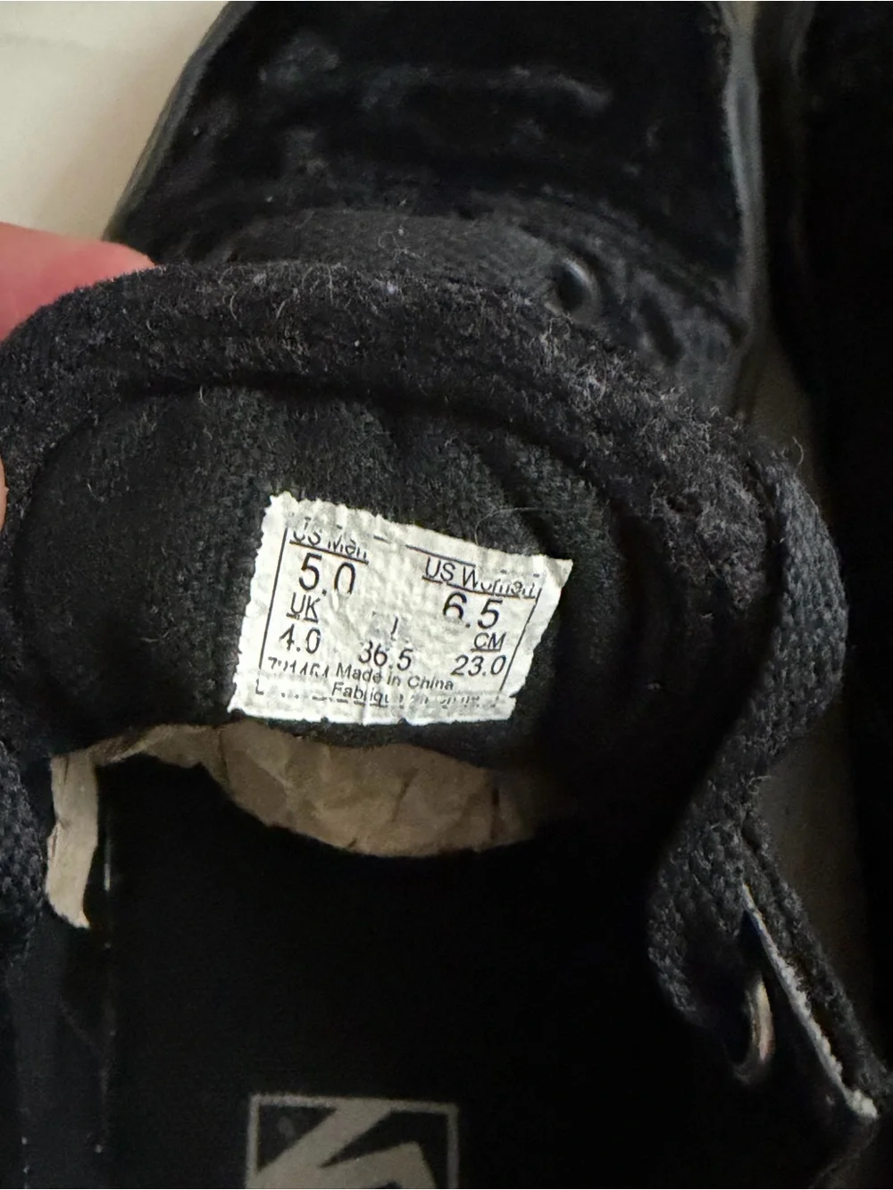 Vans Women's Black Velvet Low-Top Sneakers